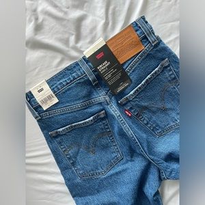 Levi’s - never worn!